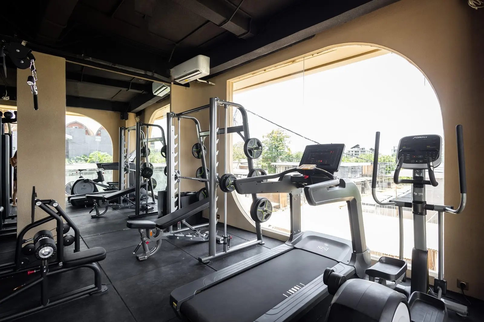 SISI gym floor with machines