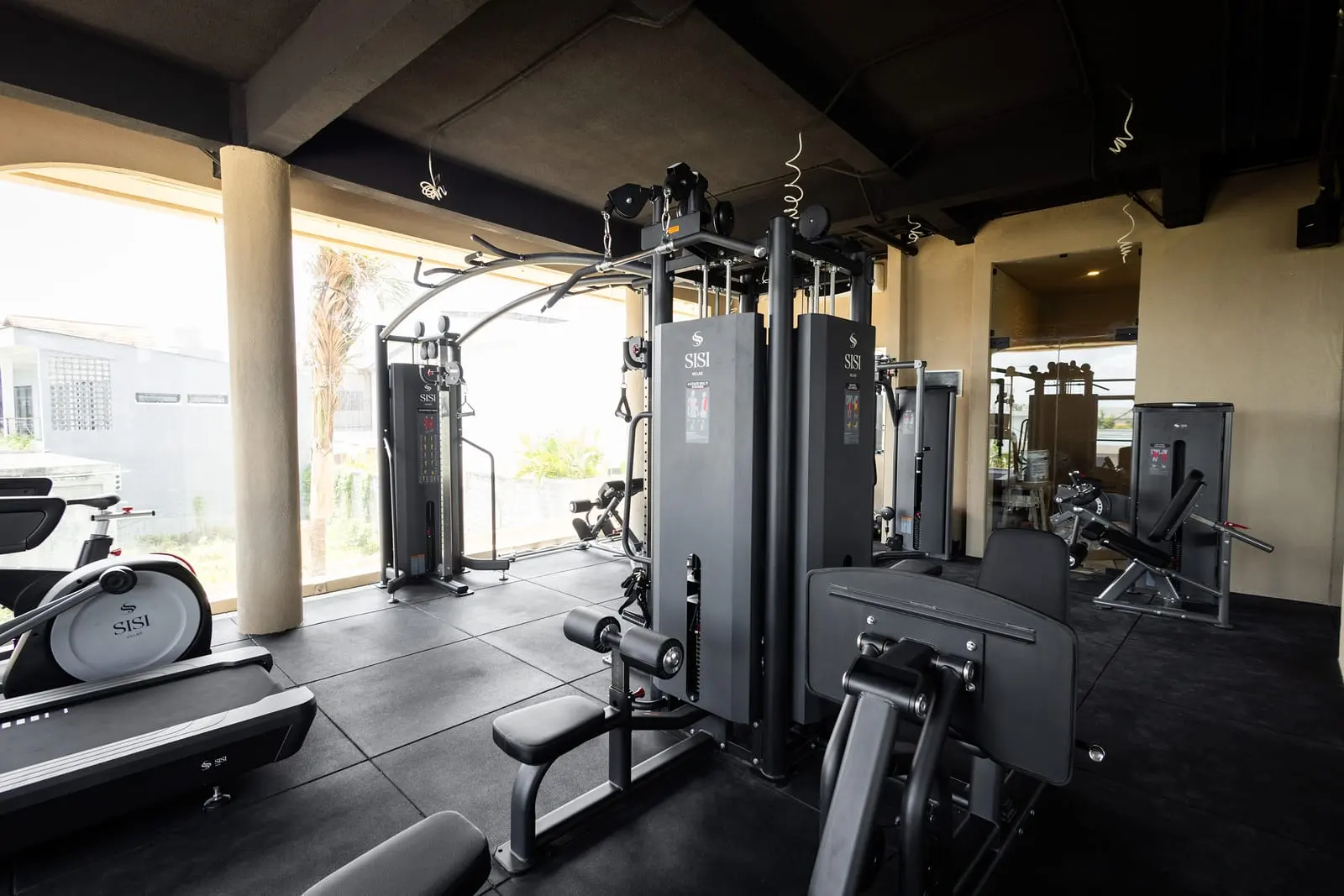 SISI gym machines and free weights