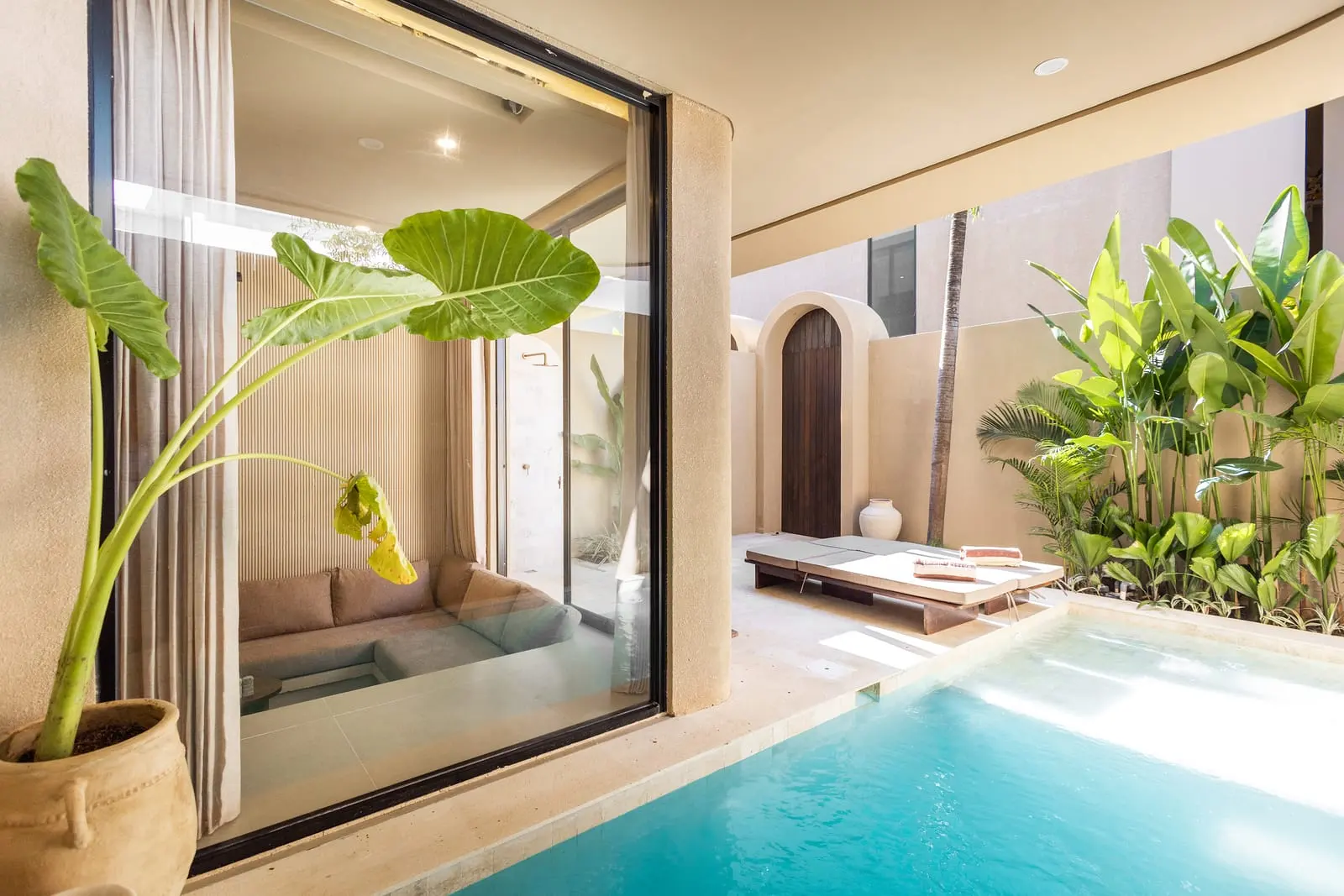 SISI 2-bedroom villa with jacuzzi and gym, photo 1 of 7