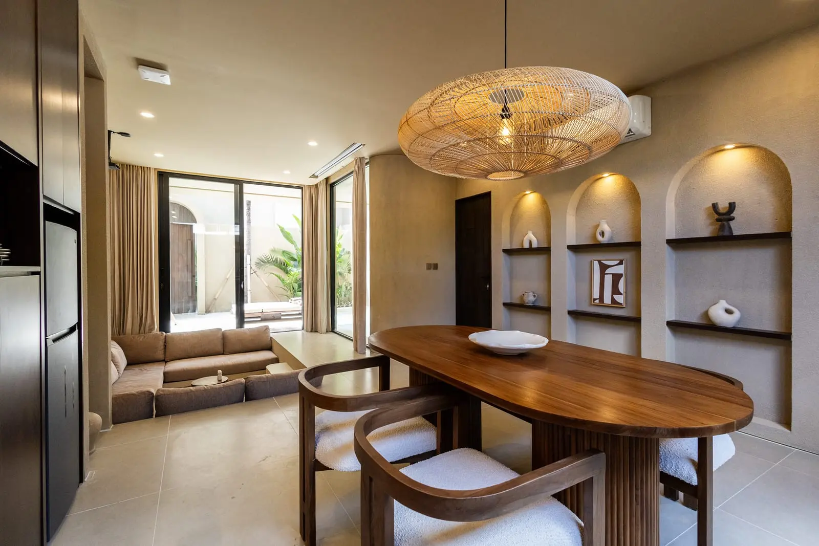 SISI 2-bedroom villa with jacuzzi and gym, photo 2 of 7