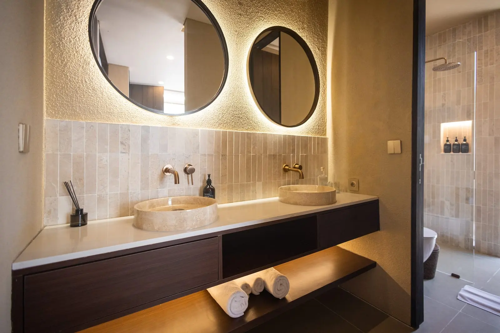 SISI 2-bedroom villa with jacuzzi and gym, photo 5 of 7