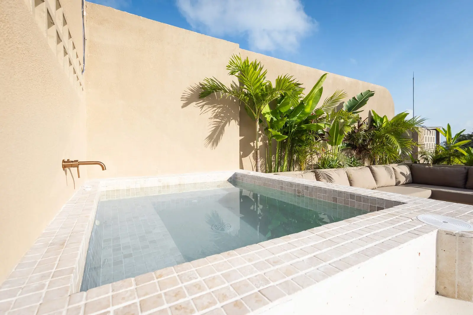 SISI rooftop wellness villa with jacuzzi, photo 18 of 18